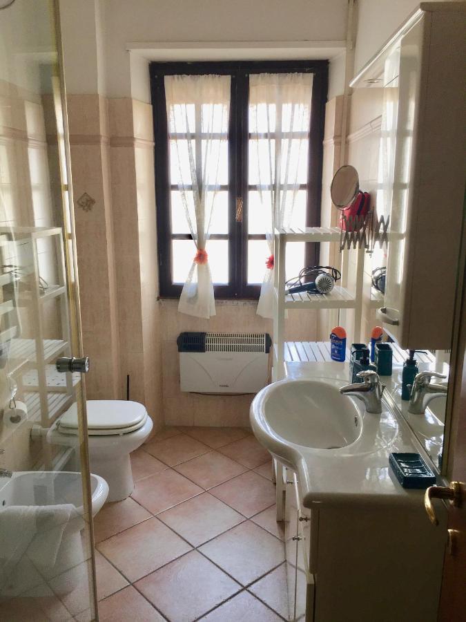 Casa Delfino - Appartamento Centro Storico A Due Passi Dalla Spiaggia & Mare, Porto & Ferrovia Civitavecchia Kültér fotó