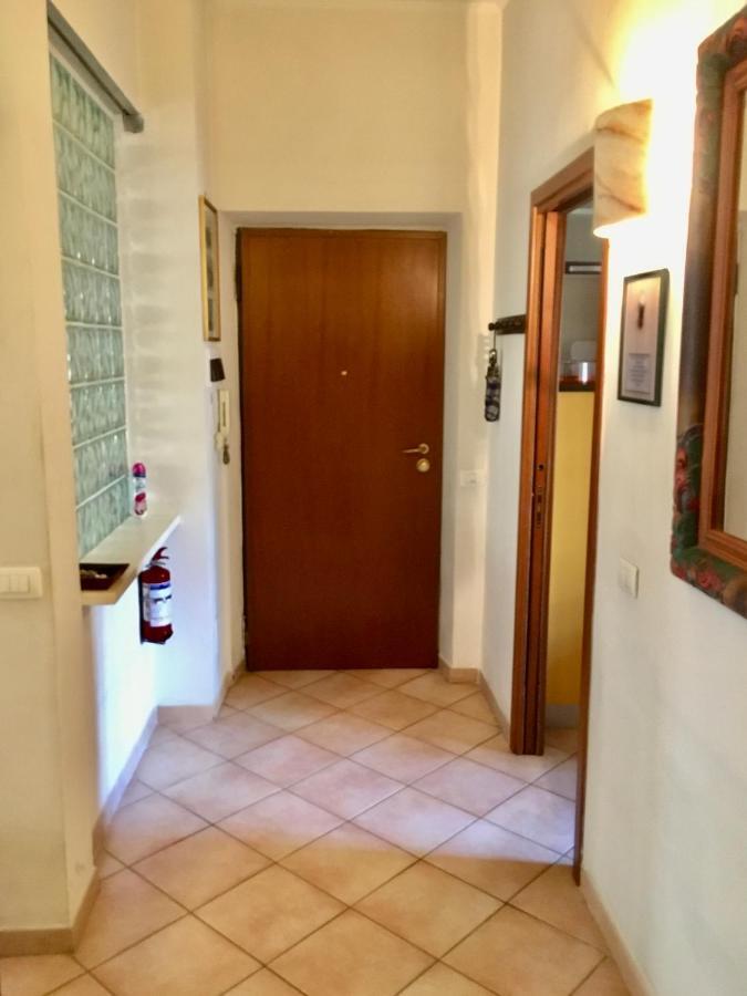 Casa Delfino - Appartamento Centro Storico A Due Passi Dalla Spiaggia & Mare, Porto & Ferrovia Civitavecchia Kültér fotó
